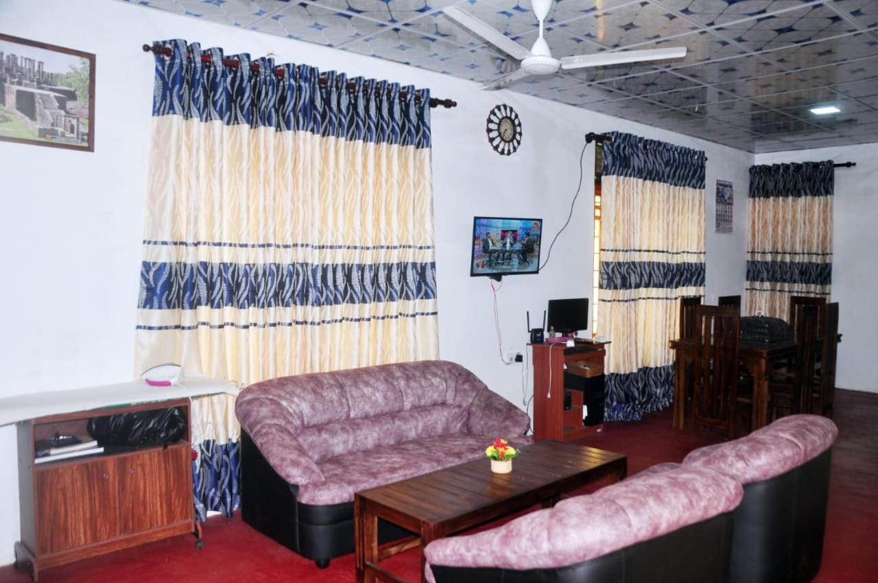 Impress Holiday Home Anuradhapura Exterior foto