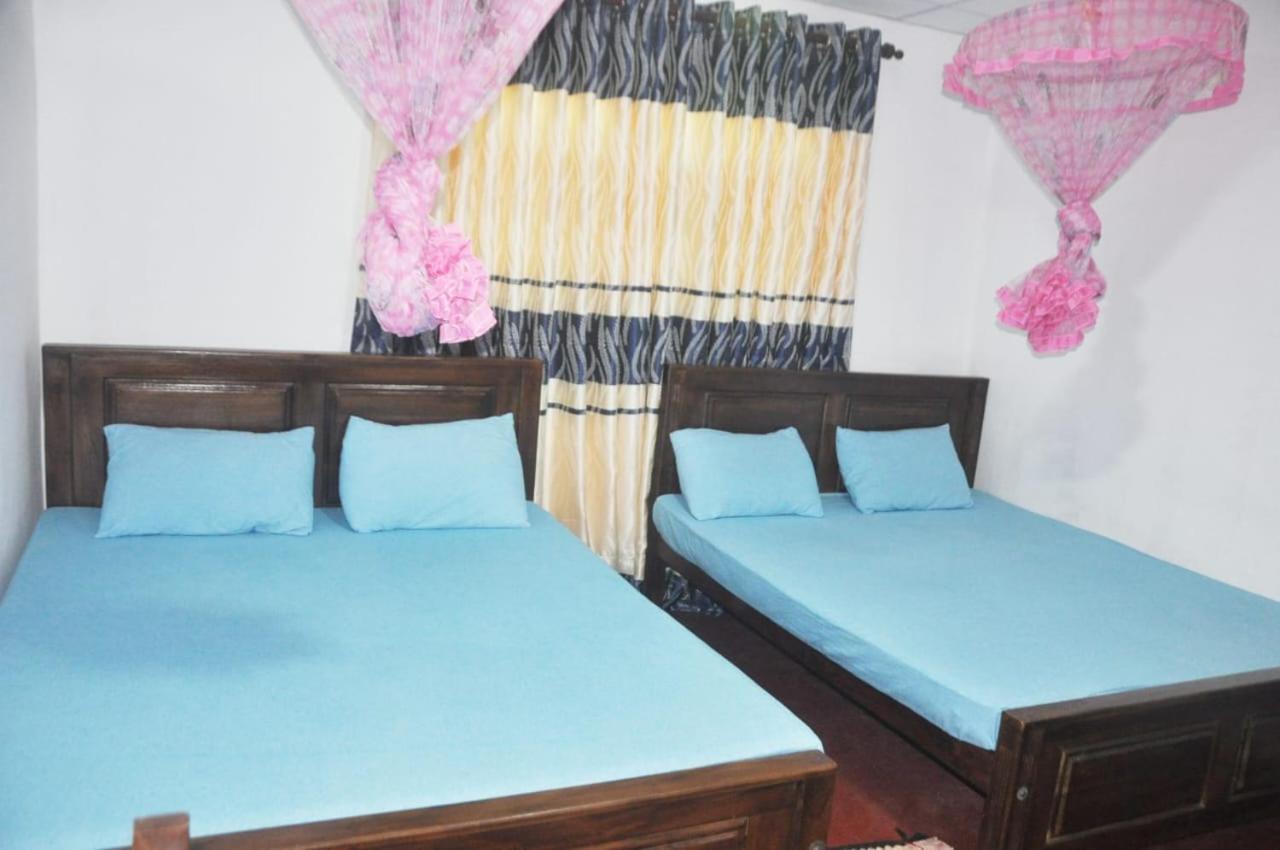 Impress Holiday Home Anuradhapura Exterior foto
