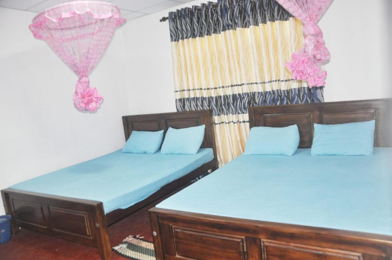Impress Holiday Home Anuradhapura Exterior foto