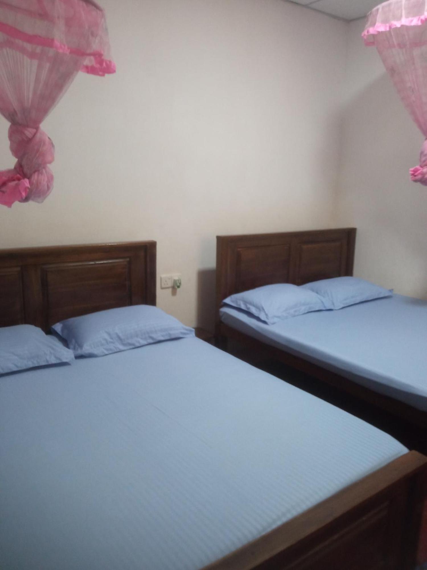 Impress Holiday Home Anuradhapura Exterior foto